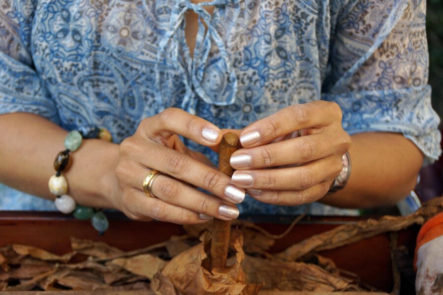 Historia manicure i trendy na przestrzeni lat zmieniające świat paznokci